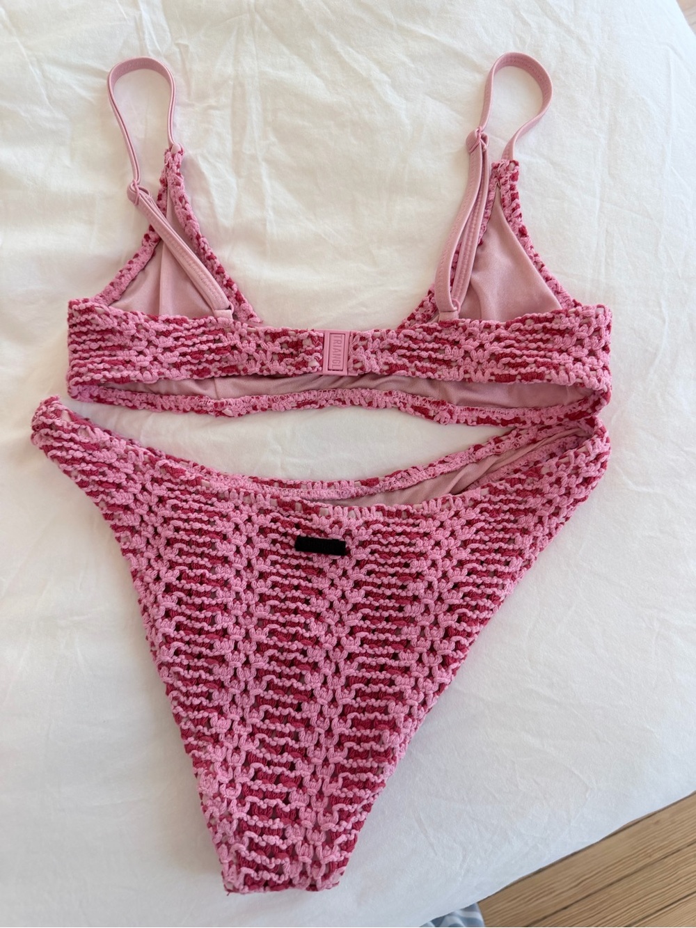 TRIANGL Alina Pink Crochet Scoop Set - Picture 3 of 3